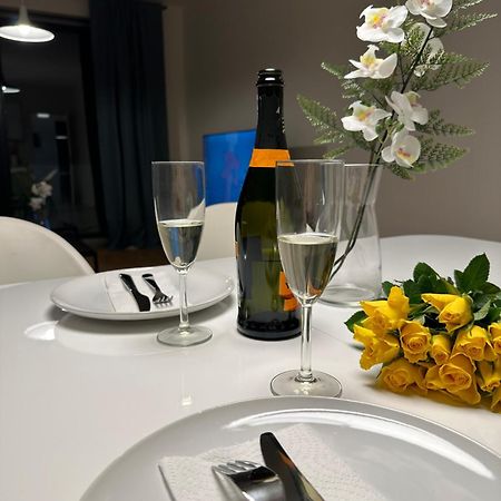 Apartment 4 Room, 2 Bath, Parking Prague Extérieur photo