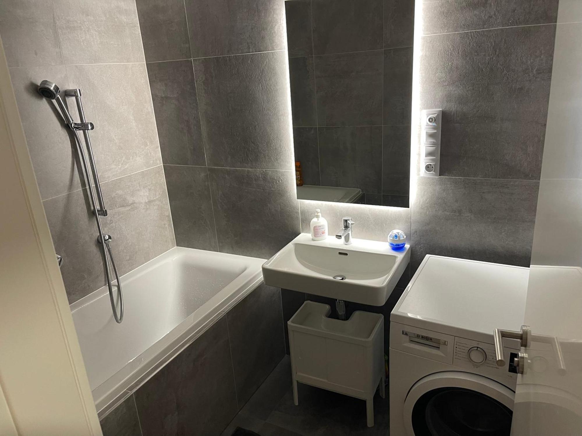 Apartment 4 Room, 2 Bath, Parking Prague Extérieur photo